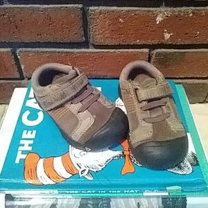 Size 6 toddler Keen sneakers